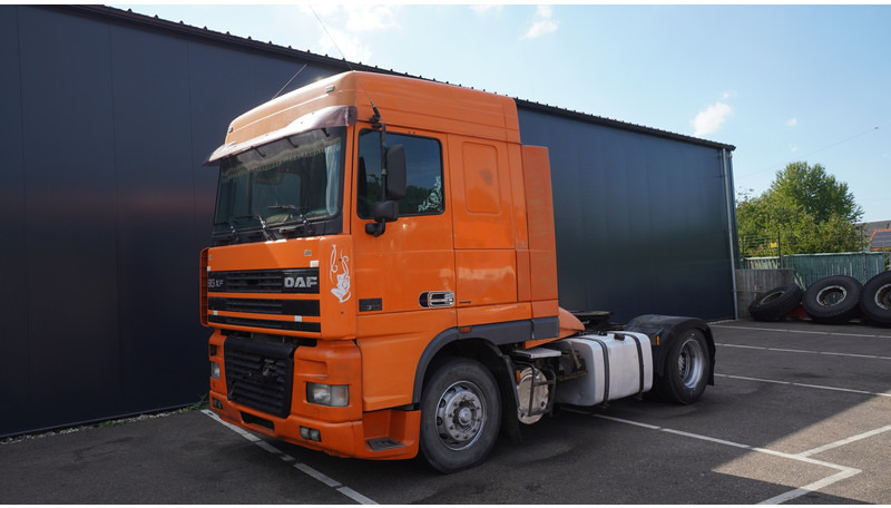 DAF XF 95.380 SC MANUAL GEARBOX - Tractor unit: picture 4 DAF XF 95.380 SC MANUAL GEARBOX - Tractor unit: picture 4
