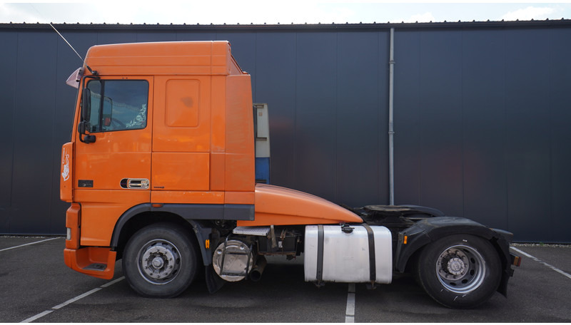 DAF XF 95.380 SC MANUAL GEARBOX - Tractor unit: picture 1 DAF XF 95.380 SC MANUAL GEARBOX - Tractor unit: picture 1