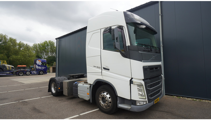 Volvo FH 420 GLOBETROTTER EURO 6 - Tractor unit: picture 4 Volvo FH 420 GLOBETROTTER EURO 6 - Tractor unit: picture 4