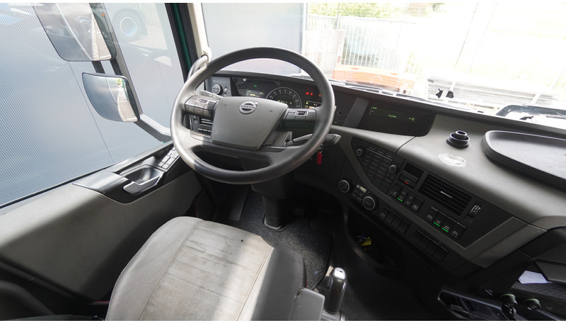 Volvo FH 460 6X2 EURO 6 GLOBETROTTER - Tractor unit: picture 5 Volvo FH 460 6X2 EURO 6 GLOBETROTTER - Tractor unit: picture 5