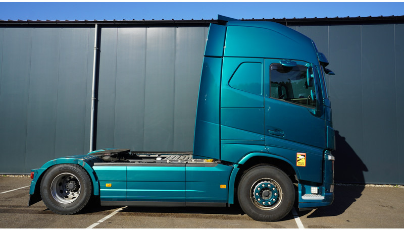 Volvo FH 460 GLOBETROTTER EURO 6 - Tractor unit: picture 2 Volvo FH 460 GLOBETROTTER EURO 6 - Tractor unit: picture 2