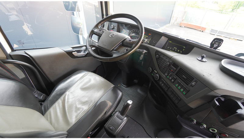 Volvo FH 460 GLOBETROTTER EURO 6 - Tractor unit: picture 5 Volvo FH 460 GLOBETROTTER EURO 6 - Tractor unit: picture 5