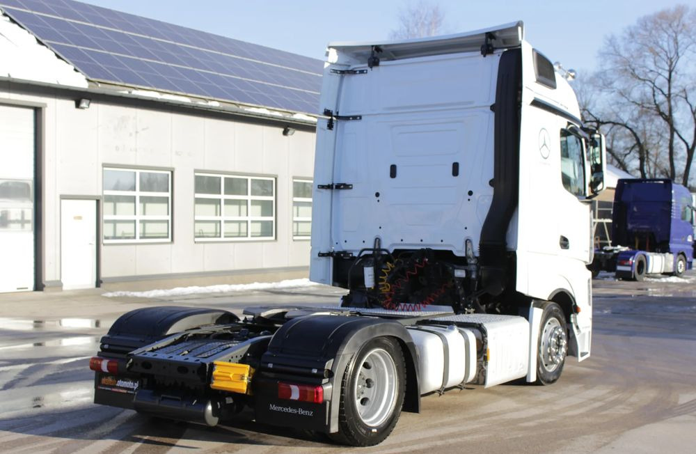 Mercedes-Benz ACTROS 1845 BIG SPACE / LOW DECK/ MEGA Euro 6 ** Salon Polska / SUPER STAN - Tractor unit: picture 2 Mercedes-Benz ACTROS 1845 BIG SPACE / LOW DECK/ MEGA Euro 6 ** Salon Polska / SUPER STAN - Tractor unit: picture 2