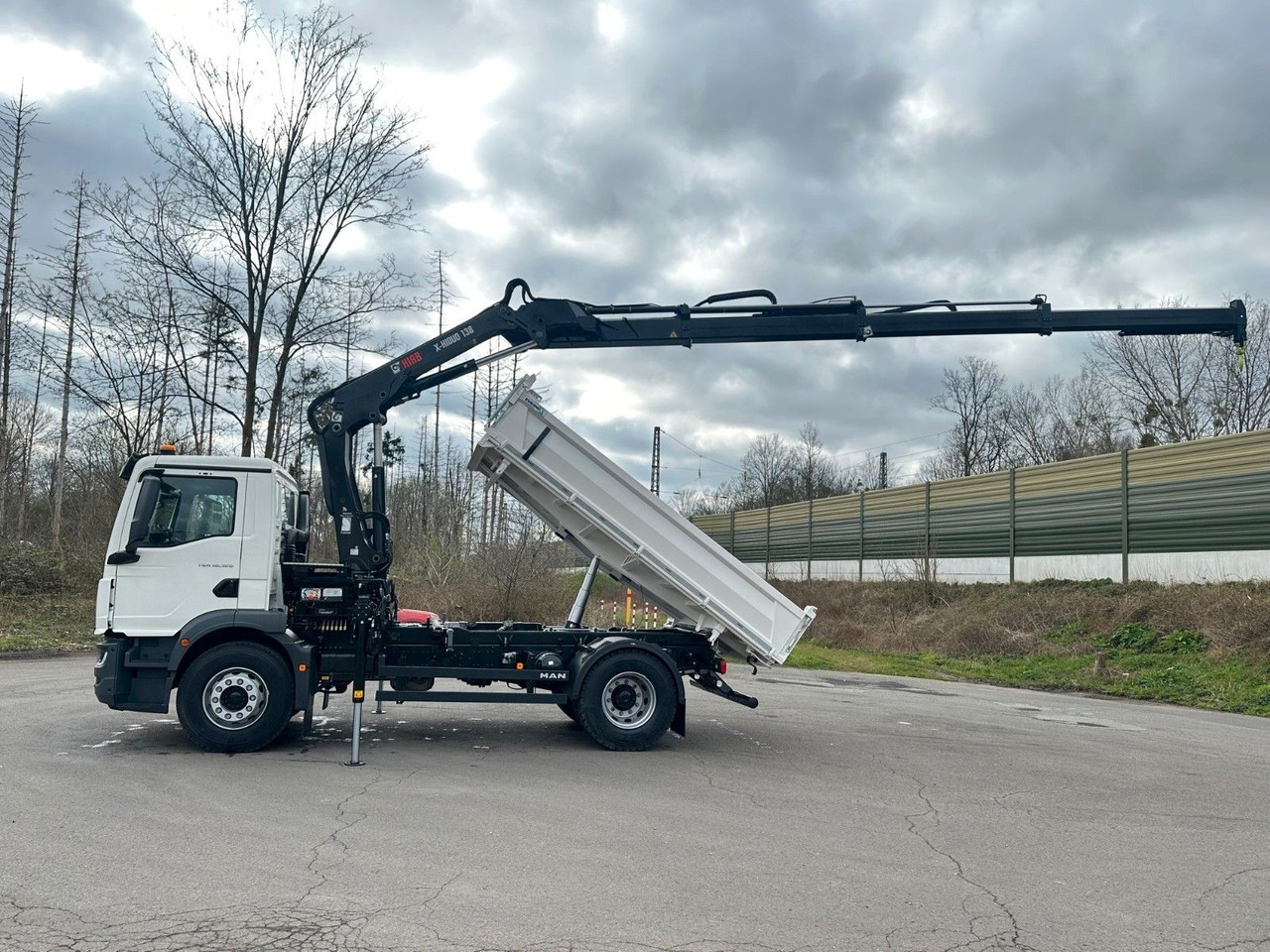 MAN TGM 18.320 4x2 Euro6e Hiab X-HiDuo 138DS-3 MAN TGM 18.320 4x2 Euro6e Hiab X-HiDuo 138DS-3 - Tipper, Crane truck: picture 2 MAN TGM 18.320 4x2 Euro6e Hiab X-HiDuo 138DS-3 MAN TGM 18.320 4x2 Euro6e Hiab X-HiDuo 138DS-3 - Tipper, Crane truck: picture 2