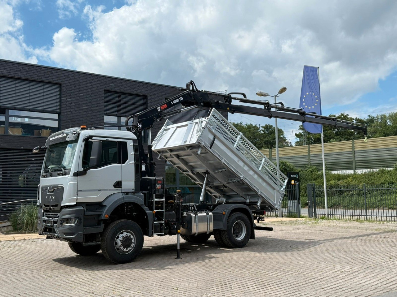 MAN TGS 18.400 TG3 4x4 Euro6e Hiab X-HiDuo 138DS-4 - Tipper, Crane truck: picture 1 MAN TGS 18.400 TG3 4x4 Euro6e Hiab X-HiDuo 138DS-4 - Tipper, Crane truck: picture 1