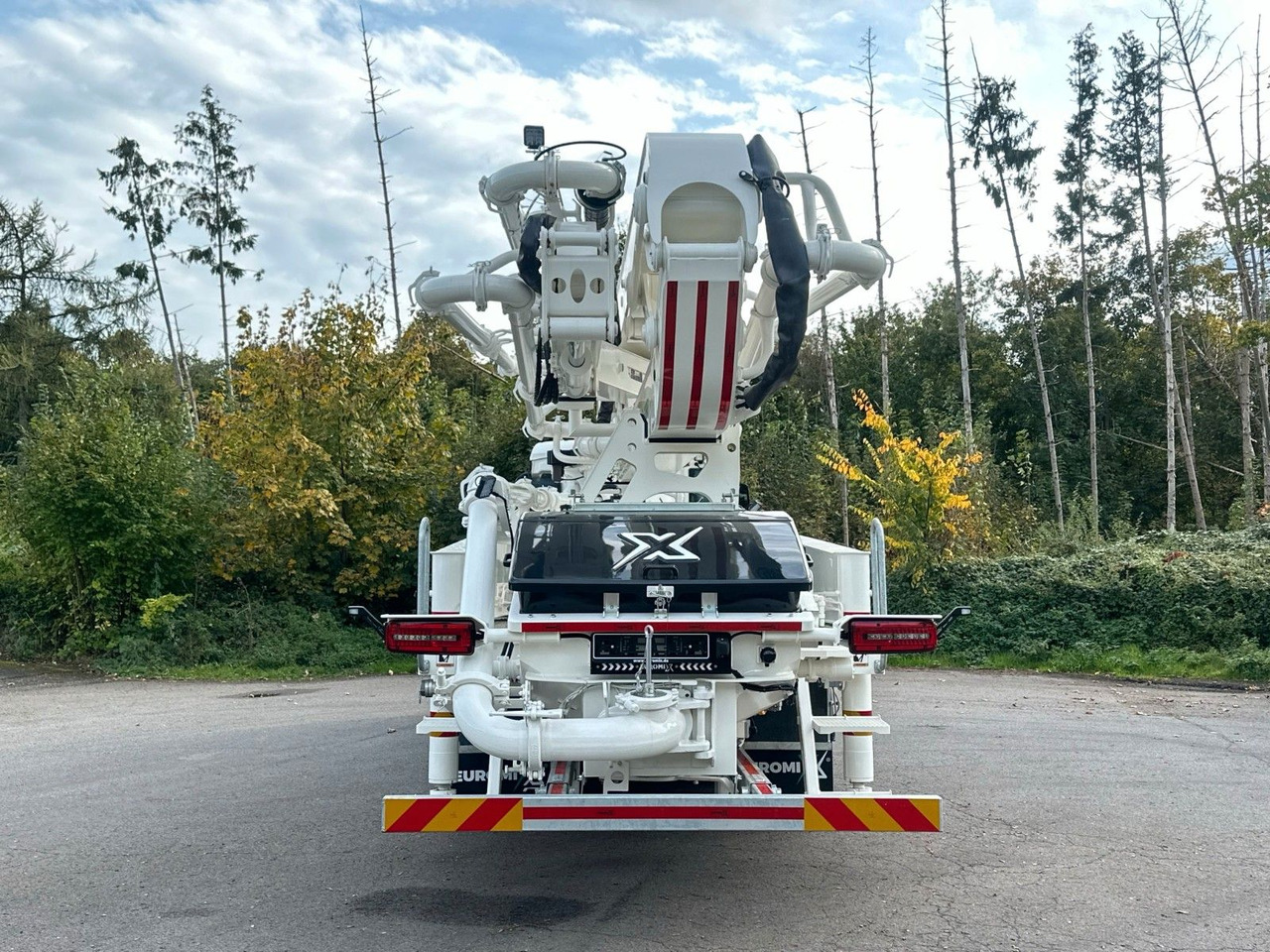 MAN TGS 26.510 6x4 SWAN TSP 38-5 160RZ ( 38m ) - Concrete pump truck: picture 5 MAN TGS 26.510 6x4 SWAN TSP 38-5 160RZ ( 38m ) - Concrete pump truck: picture 5