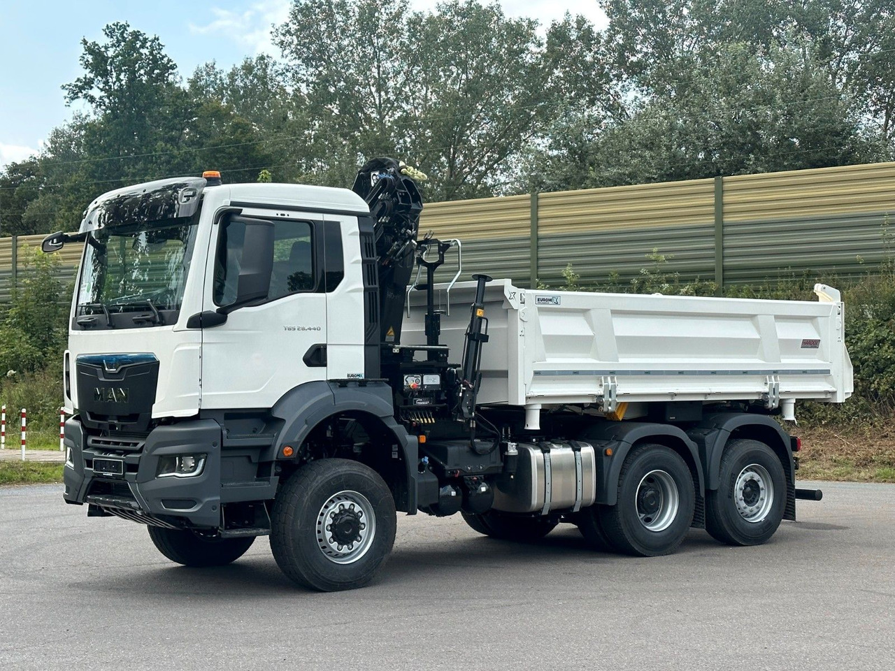 MAN TGS 28.440 6x4-4/3-Seiten- Kipper / Hiab 138-3 - Tipper, Crane truck: picture 2 MAN TGS 28.440 6x4-4/3-Seiten- Kipper / Hiab 138-3 - Tipper, Crane truck: picture 2
