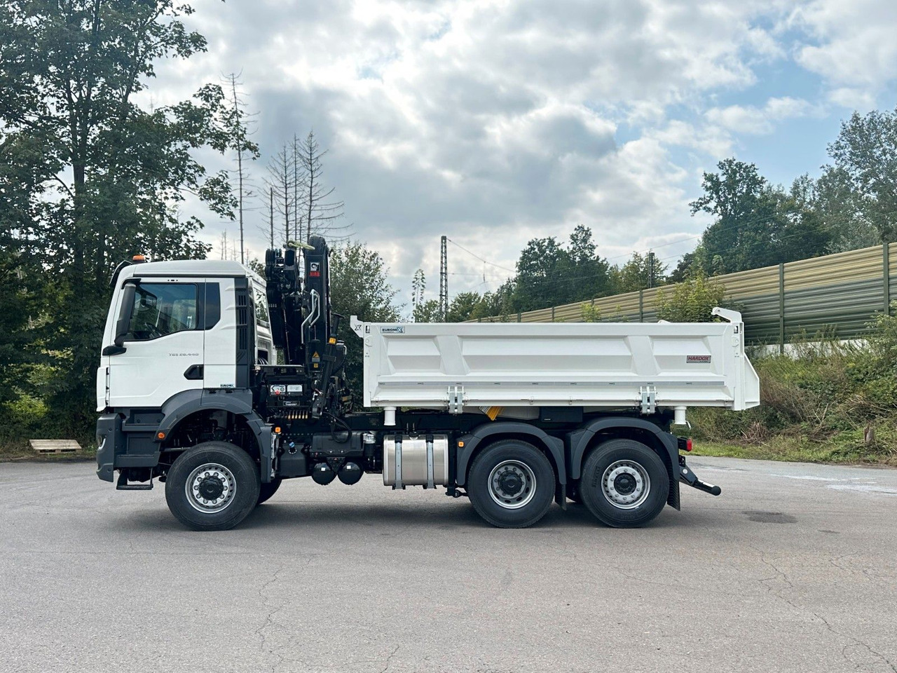 MAN TGS 28.440 6x4-4/3-Seiten- Kipper / Hiab 138-3 - Tipper, Crane truck: picture 3 MAN TGS 28.440 6x4-4/3-Seiten- Kipper / Hiab 138-3 - Tipper, Crane truck: picture 3