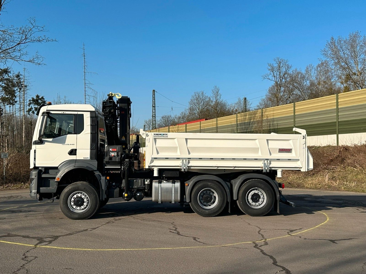 MAN TGS 28.440 6x4-4/3-Seiten- Kipper / Hiab 228-6 - Tipper, Crane truck: picture 3 MAN TGS 28.440 6x4-4/3-Seiten- Kipper / Hiab 228-6 - Tipper, Crane truck: picture 3