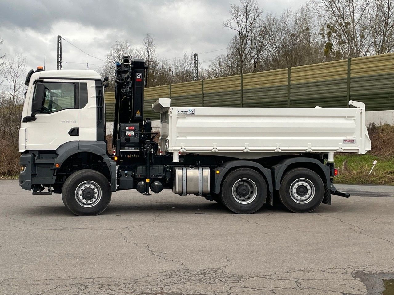 MAN TGS 28.440 6x4-4/3-Seiten- Kipper / Hiab 228-6 - Tipper, Crane truck: picture 4 MAN TGS 28.440 6x4-4/3-Seiten- Kipper / Hiab 228-6 - Tipper, Crane truck: picture 4