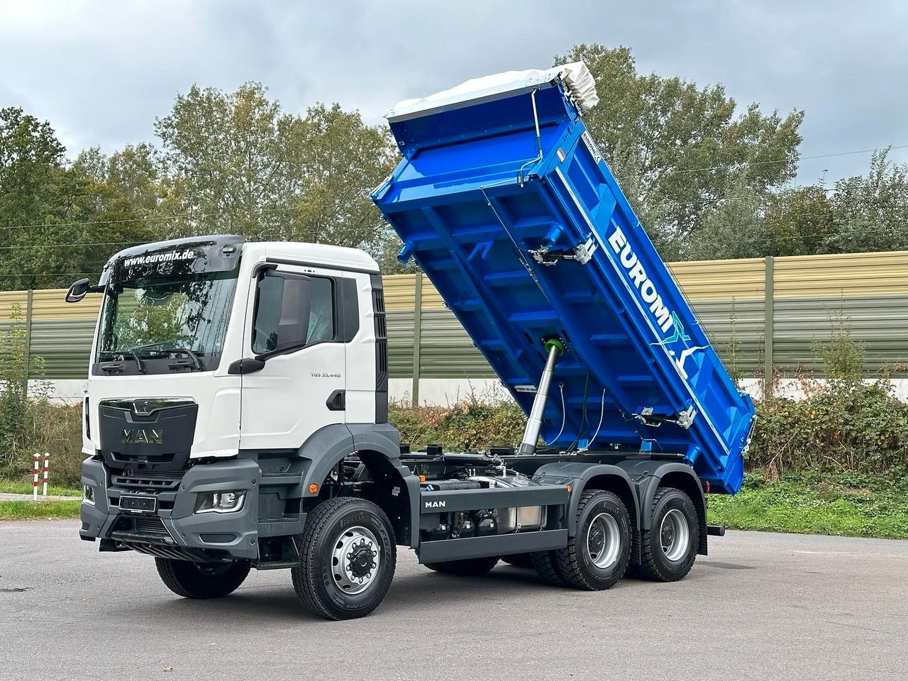 Tipper MAN TGS 33.440 6x6 /Euro6 3-Seiten-Kipper EuromixMTP: picture 9