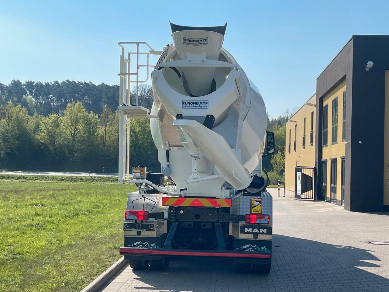 MAN TGS 35.470 8x4 EuromixMTP EM 10 L 10xVORHANDEN - Concrete mixer truck: picture 5 MAN TGS 35.470 8x4 EuromixMTP EM 10 L 10xVORHANDEN - Concrete mixer truck: picture 5