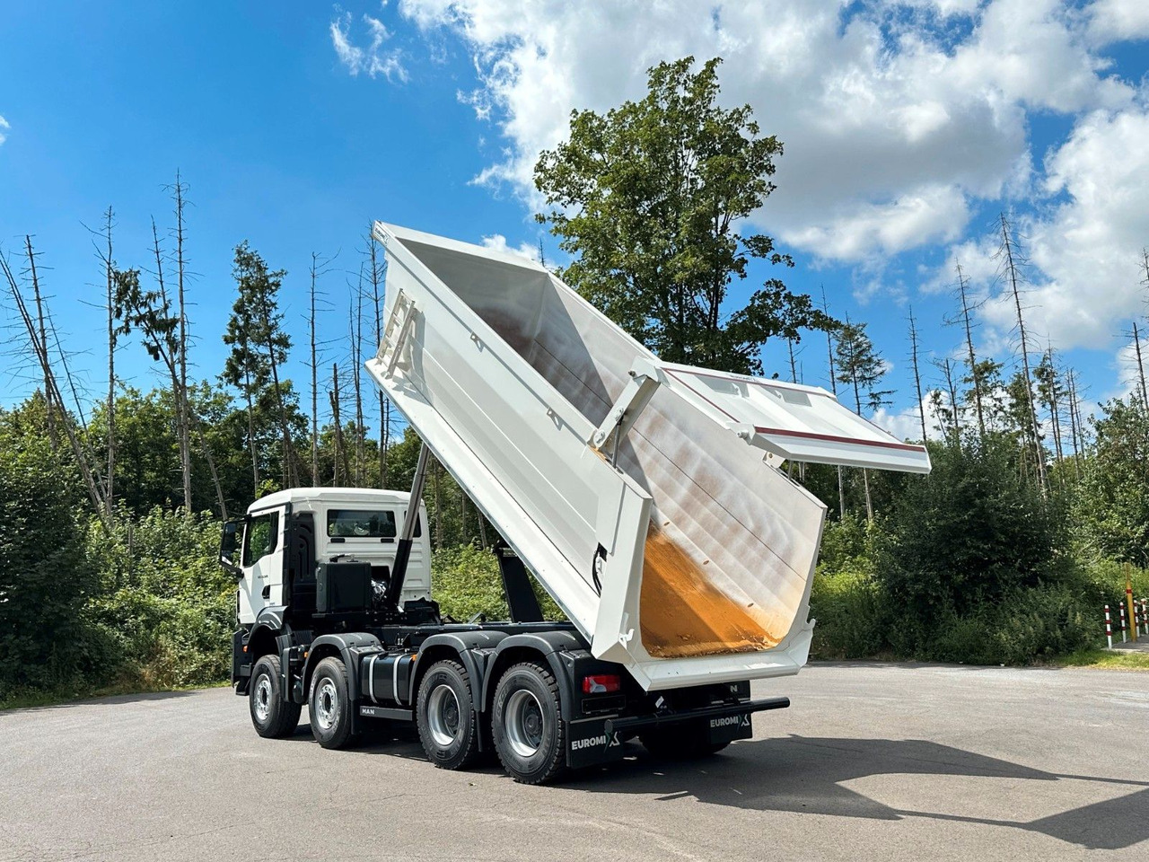 MAN TGS 37.520 8x4 EuromixMTP Mulden Kipper - Tipper: picture 4 MAN TGS 37.520 8x4 EuromixMTP Mulden Kipper - Tipper: picture 4