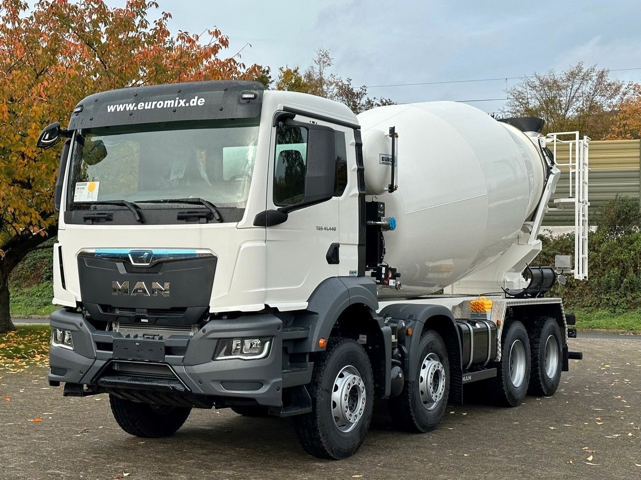 MAN TGS 41.440 8x4 /Euro6e Euromix EM 10 L - Concrete mixer truck: picture 2 MAN TGS 41.440 8x4 /Euro6e Euromix EM 10 L - Concrete mixer truck: picture 2