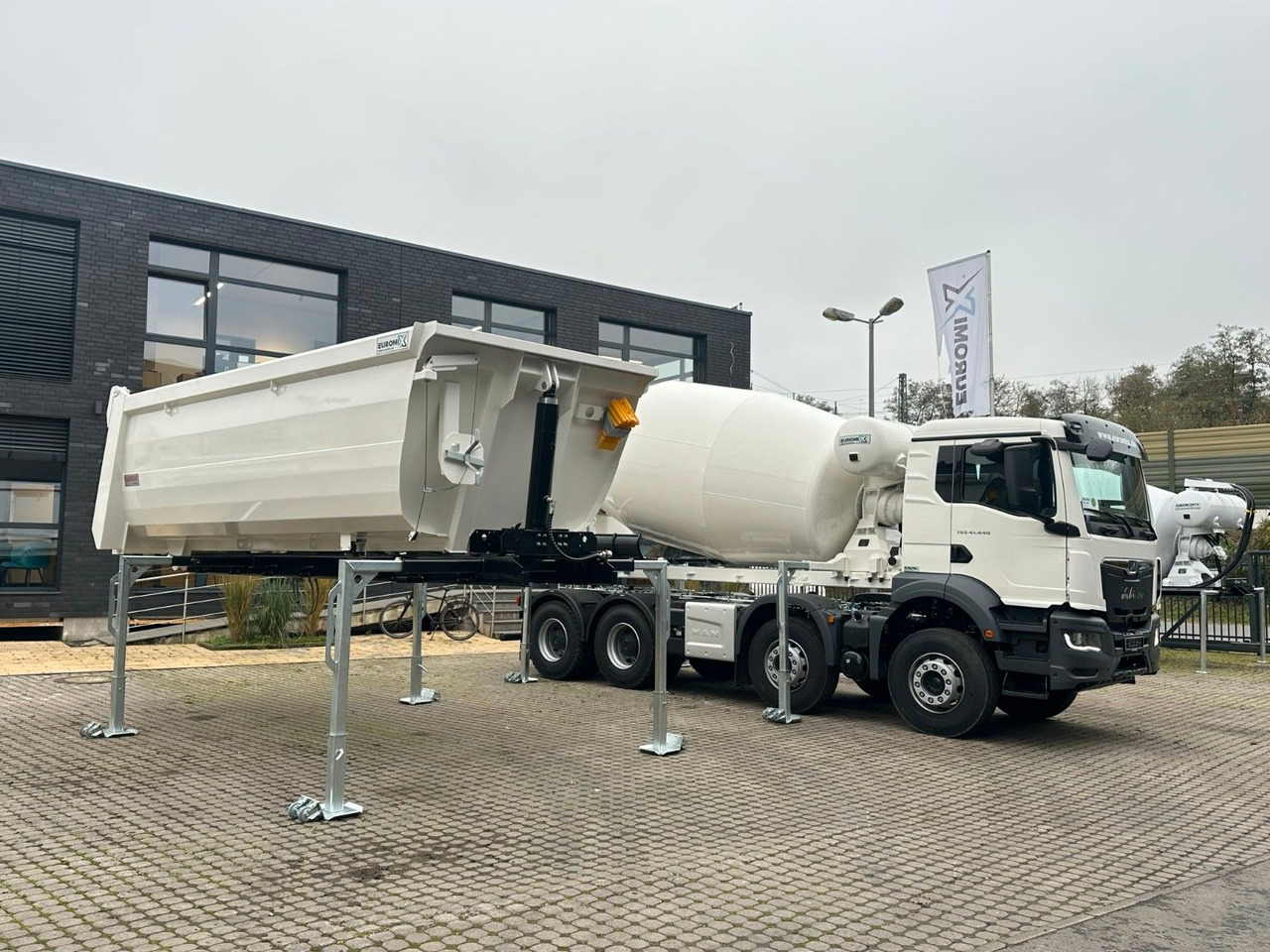 MAN TGS 41.480 8x4 WECHSELSYSTEM KIPPER+MISCHER - Concrete mixer truck, Tipper body: picture 3 MAN TGS 41.480 8x4 WECHSELSYSTEM KIPPER+MISCHER - Concrete mixer truck, Tipper body: picture 3