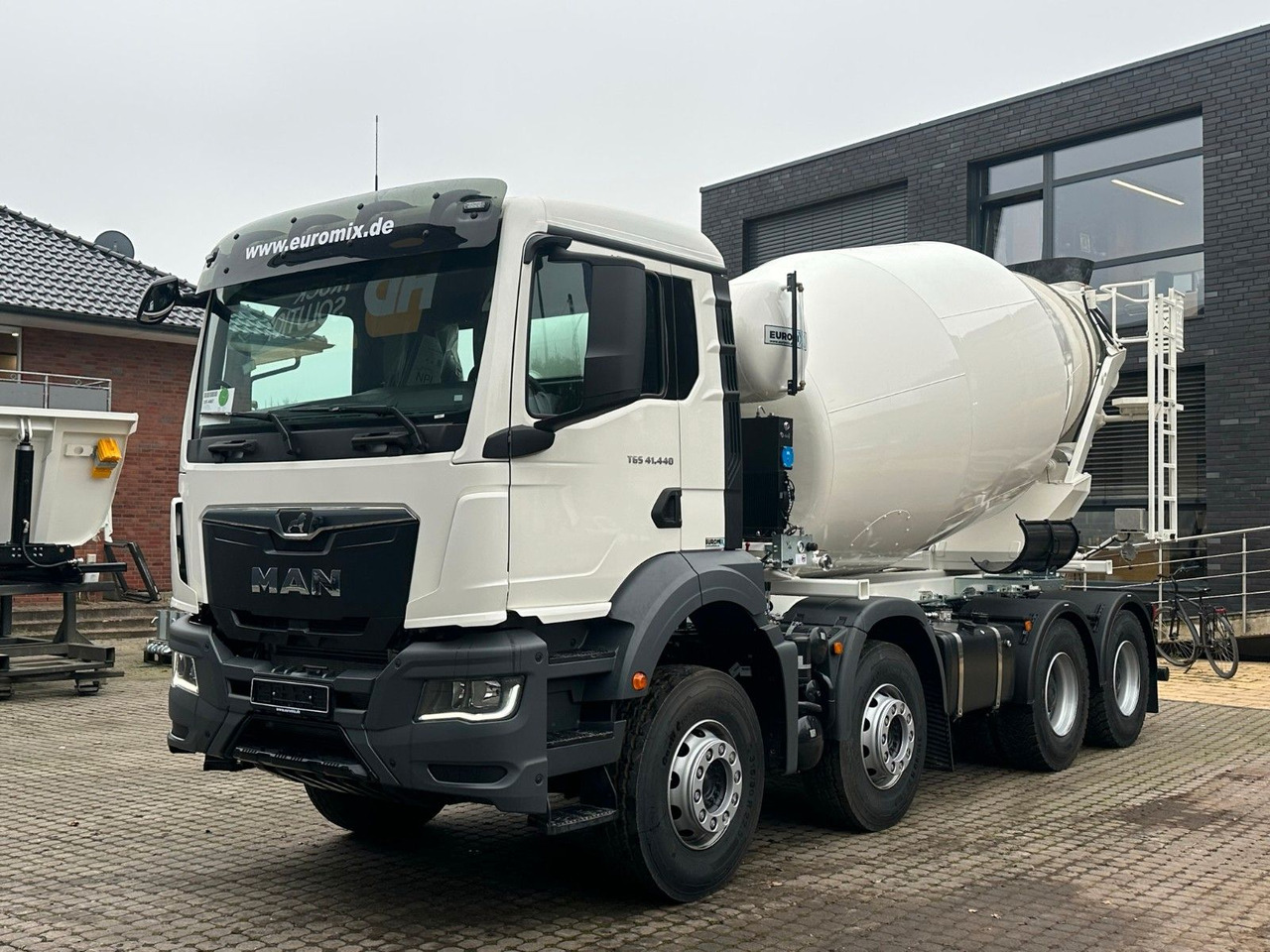 MAN TGS 41.480 8x4 WECHSELSYSTEM KIPPER+MISCHER - Tipper: picture 3 MAN TGS 41.480 8x4 WECHSELSYSTEM KIPPER+MISCHER - Tipper: picture 3