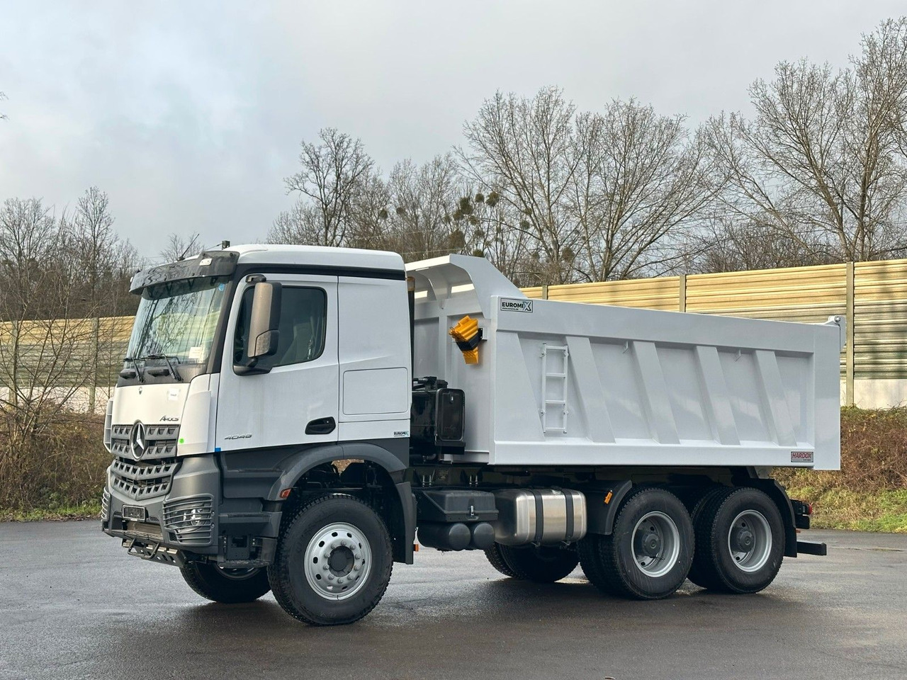 Mercedes-Benz 4048 6X4 Arcos 5 EuromixMTP Dumper Kipper - Skip loader truck: picture 4 Mercedes-Benz 4048 6X4 Arcos 5 EuromixMTP Dumper Kipper - Skip loader truck: picture 4