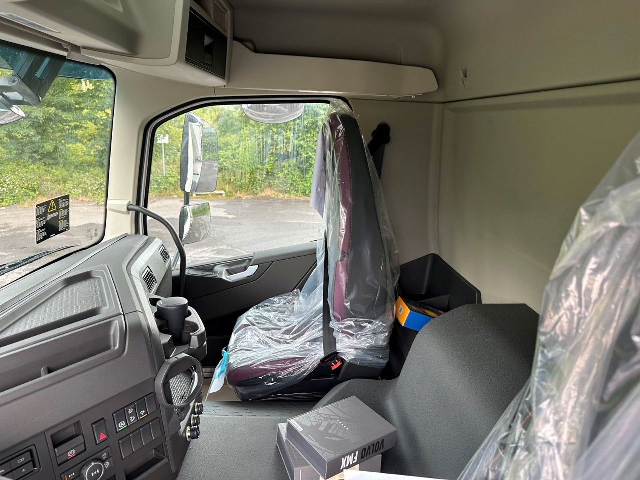 Tipper Volvo FMX 500 8X4 Retarder EuromixMTP Kipper: picture 17