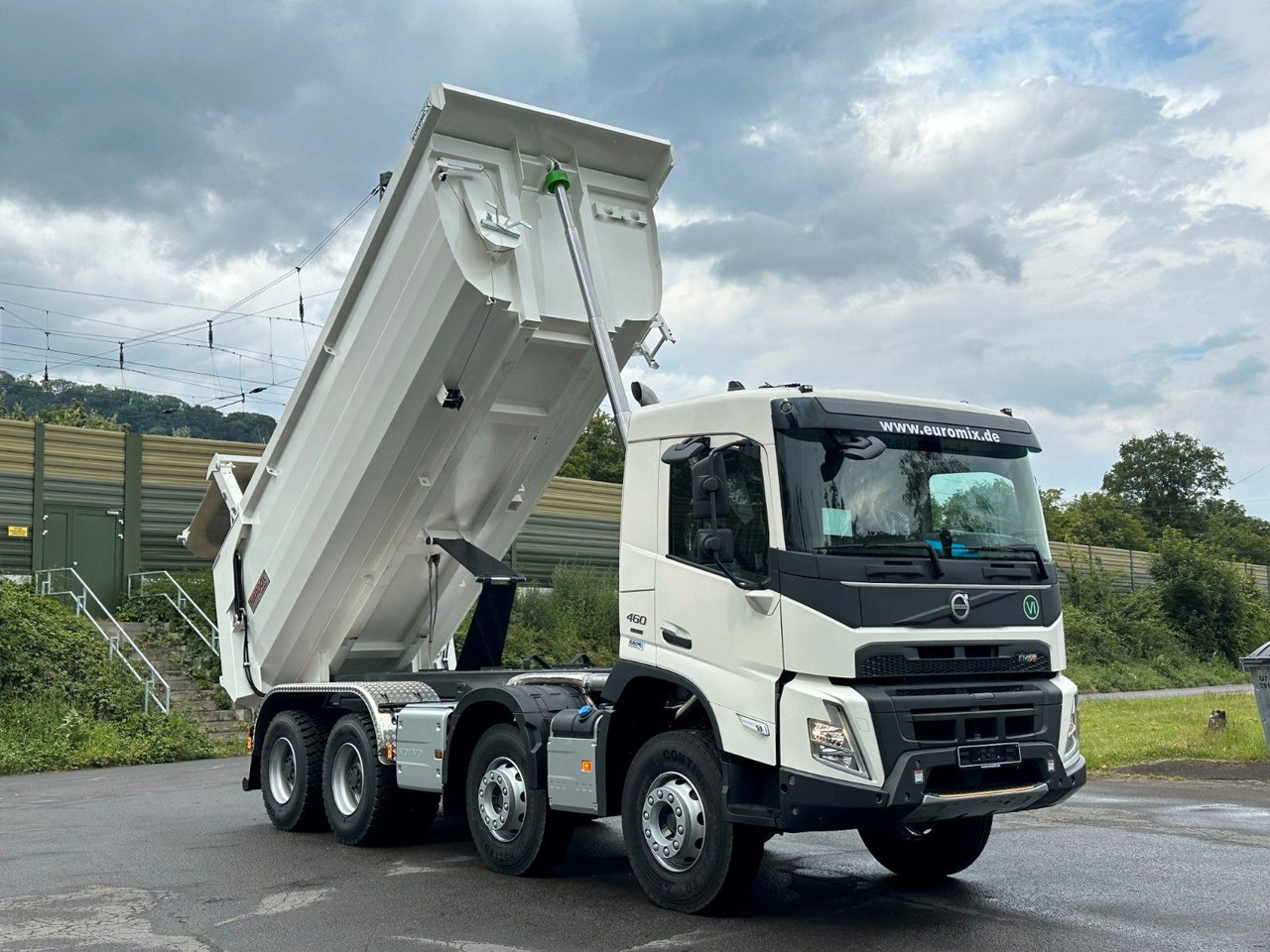 Tipper Volvo FMX 500 8X4 Retarder EuromixMTP Kipper: picture 16