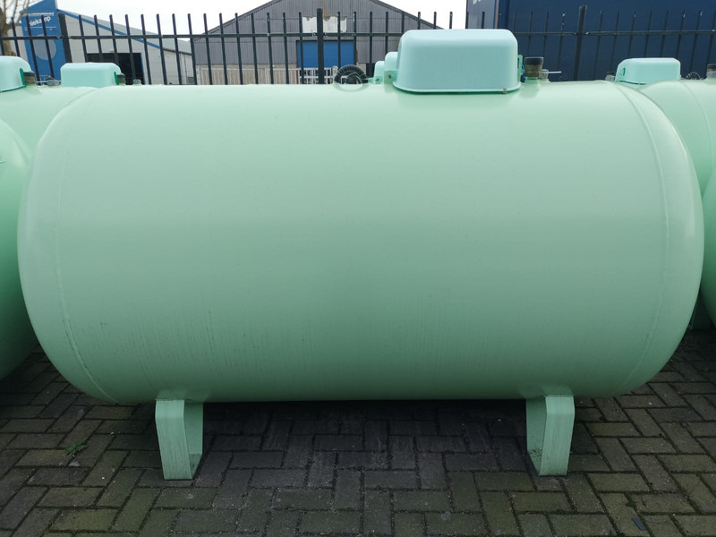 De Visser LPG GASTANK 2700 LITER Ø 1250 including tank fittings - Fuel tank: picture 1 De Visser LPG GASTANK 2700 LITER Ø 1250 including tank fittings - Fuel tank: picture 1