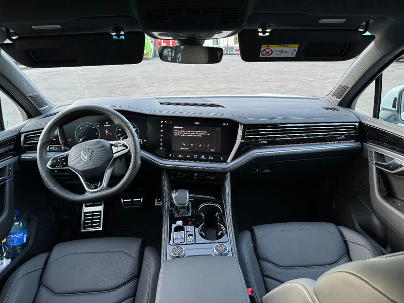 SUV Volkswagen Touareg R-Line TDI 286HP, 4.000km, 2024: picture 13