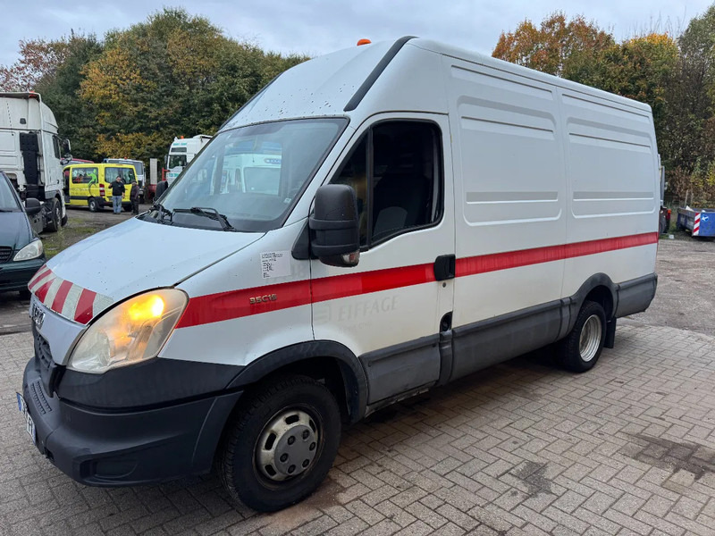 Iveco Daily **35C15-EURO 5-MOTOR 3.0** - Panel van: picture 2 Iveco Daily **35C15-EURO 5-MOTOR 3.0** - Panel van: picture 2