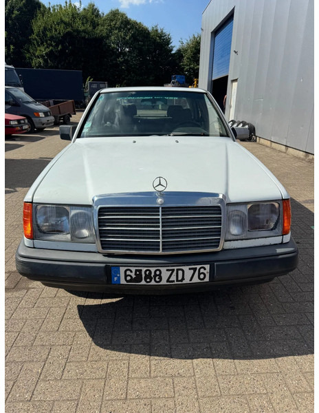 Mercedes-Benz 200-serie **W124-250D** - Sedan: picture 2 Mercedes-Benz 200-serie **W124-250D** - Sedan: picture 2