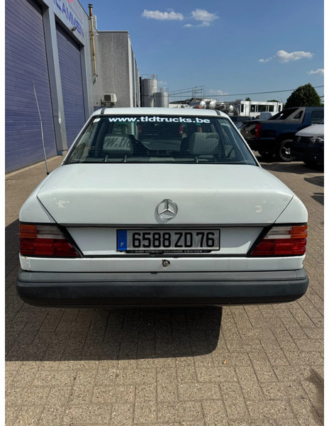 Mercedes-Benz 200-serie **W124-250D** - Sedan: picture 5 Mercedes-Benz 200-serie **W124-250D** - Sedan: picture 5