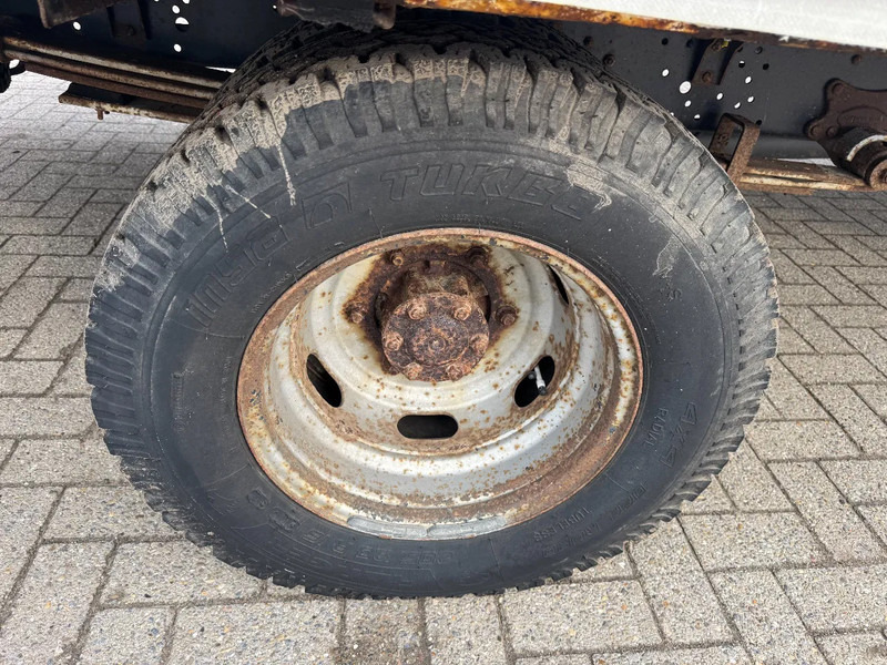 Mercedes-Benz **611D-FRENCH ORIGIN** - Curtainsider truck: picture 4 Mercedes-Benz **611D-FRENCH ORIGIN** - Curtainsider truck: picture 4