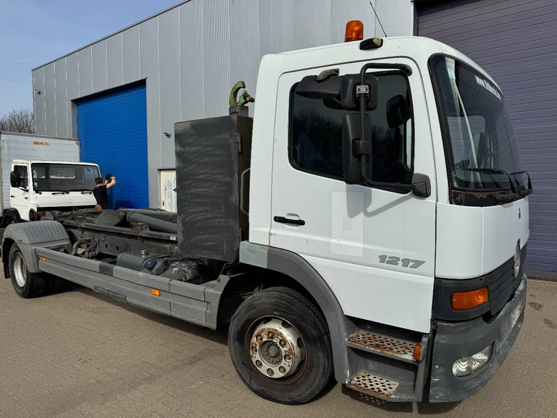 Mercedes-Benz Atego 1217 **BELGIAN TRUCK-CAMION BELGE** - Hook lift truck: picture 3 Mercedes-Benz Atego 1217 **BELGIAN TRUCK-CAMION BELGE** - Hook lift truck: picture 3