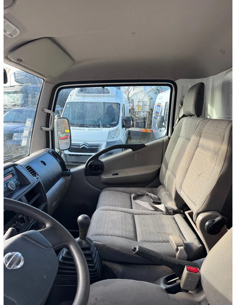 Dropside/ Flatbed truck Nissan CABSTAR **EURO 5B-BELGIAN ORIGINE-ONLY 95000KM**: picture 17 Dropside/ Flatbed truck Nissan CABSTAR **EURO 5B-BELGIAN ORIGINE-ONLY 95000KM**: picture 17