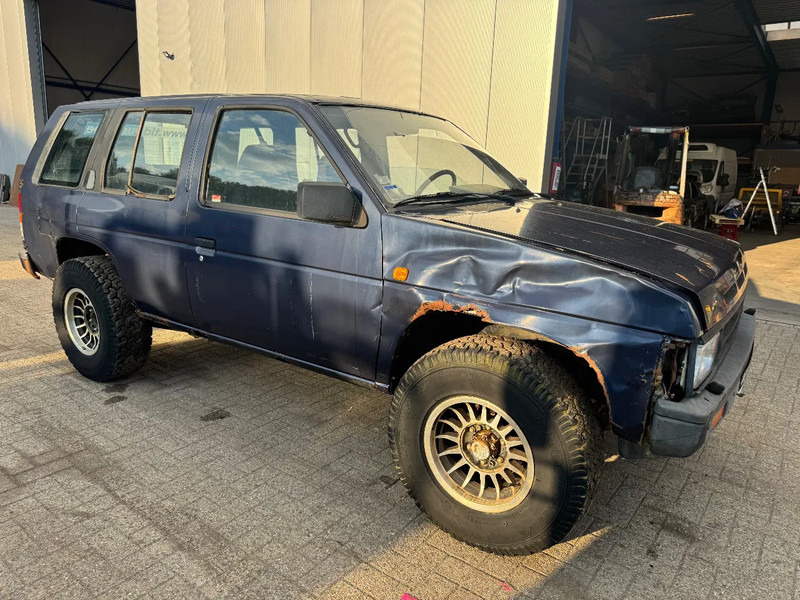 Nissan Terrano **4X4-DIESEL-LONG CHASSIS** - Car: picture 3 Nissan Terrano **4X4-DIESEL-LONG CHASSIS** - Car: picture 3