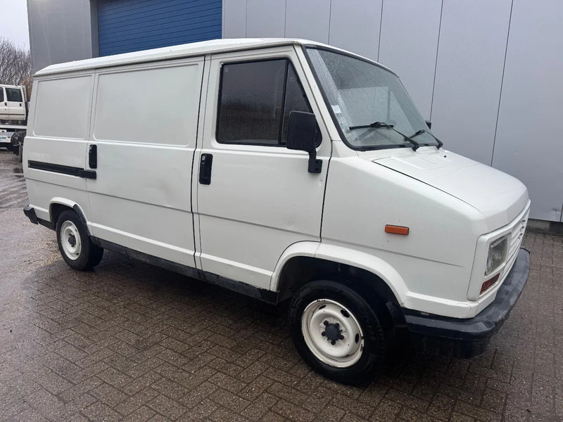 Peugeot J5 **PETROL-ESSENCE-TOPSHAPE** - Small van: picture 1 Peugeot J5 **PETROL-ESSENCE-TOPSHAPE** - Small van: picture 1