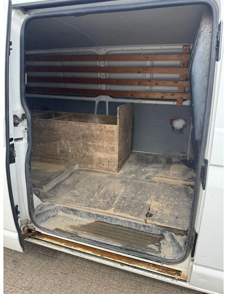 Volkswagen Transporter **2,0-AC-KLIMA** - Small van: picture 4 Volkswagen Transporter **2,0-AC-KLIMA** - Small van: picture 4