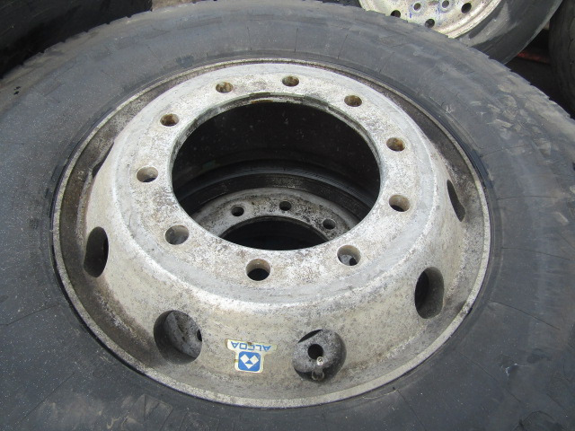 315/80/22.5 ALCOA (4) WITH PIRRELLI DRIVE PATTERN TYRES - Tire for Truck: picture 4 315/80/22.5 ALCOA (4) WITH PIRRELLI DRIVE PATTERN TYRES - Tire for Truck: picture 4