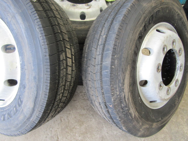 ALCOA ALLOYS (6) 19.5 8 STUD WITH 285/70/19.5 TYRES 4X REAR HANKOOK, 2X FRONT DUNLOP 2017 30mm HOLES ONLY COVERED 5000KM - Tire for Truck: picture 2 ALCOA ALLOYS (6) 19.5 8 STUD WITH 285/70/19.5 TYRES 4X REAR HANKOOK, 2X FRONT DUNLOP 2017 30mm HOLES ONLY COVERED 5000KM - Tire for Truck: picture 2