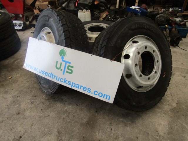 ALCOA ALLOYS (6) 19.5 8 STUD WITH 285/70/19.5 TYRES 4X REAR HANKOOK, 2X FRONT DUNLOP 2017 30mm HOLES ONLY COVERED 5000KM - Tire for Truck: picture 4 ALCOA ALLOYS (6) 19.5 8 STUD WITH 285/70/19.5 TYRES 4X REAR HANKOOK, 2X FRONT DUNLOP 2017 30mm HOLES ONLY COVERED 5000KM - Tire for Truck: picture 4