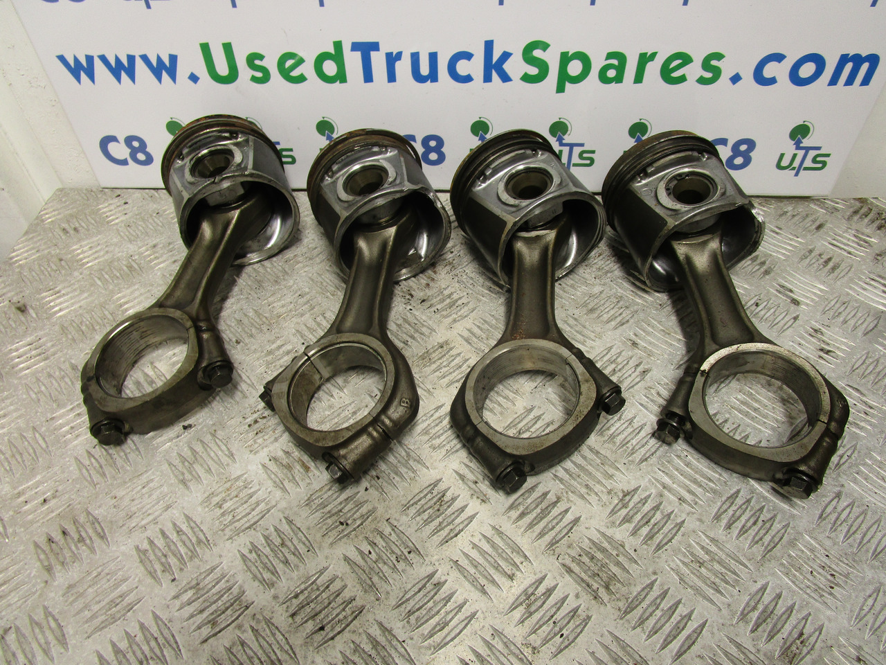 IVECO DAILY 3.0 CONROD & PISTON - Engine and parts for Truck: picture 2 IVECO DAILY 3.0 CONROD & PISTON - Engine and parts for Truck: picture 2