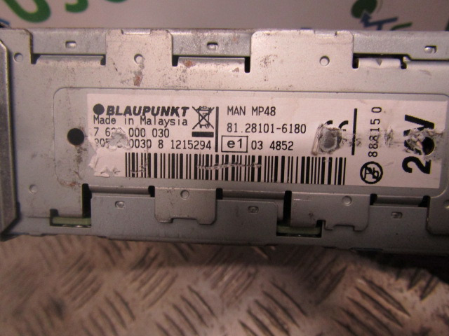 MAN ‘BLAUPUNKT’ CD/RADIO 81.28101.6180 - Cab and interior for Truck: picture 2 MAN ‘BLAUPUNKT’ CD/RADIO 81.28101.6180 - Cab and interior for Truck: picture 2