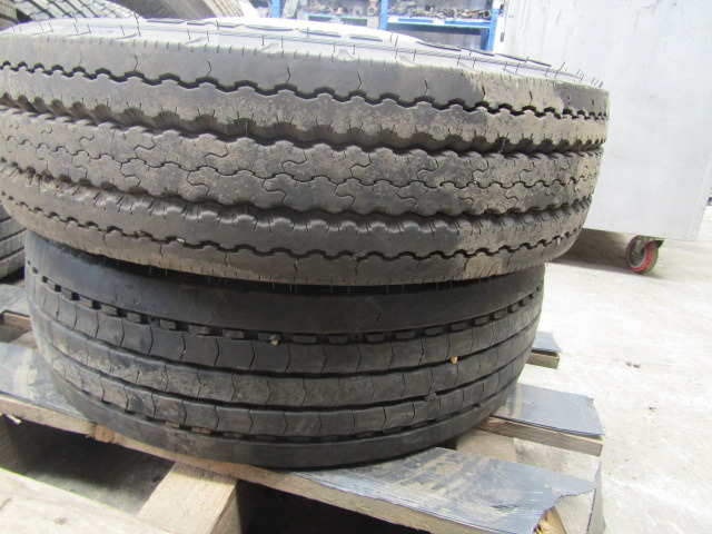 MITSUBISHI FUSO (6) WHEELS AND TYRES 205/75/17.5 8-10MM TREAD 32MM HOLES SET OF 6 - Tire for Truck: picture 2 MITSUBISHI FUSO (6) WHEELS AND TYRES 205/75/17.5 8-10MM TREAD 32MM HOLES SET OF 6 - Tire for Truck: picture 2