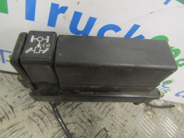 RENAULT MIDLUM DCI PTO IN CAB CONTROL - Cab and interior for Truck: picture 3 RENAULT MIDLUM DCI PTO IN CAB CONTROL - Cab and interior for Truck: picture 3