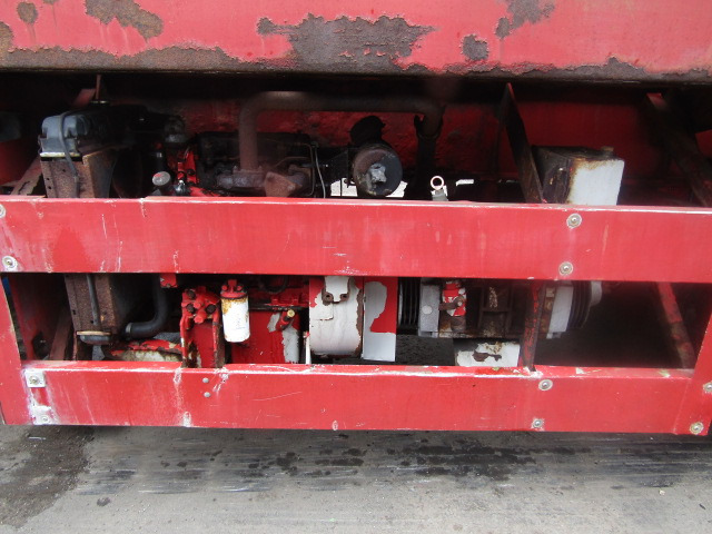 VACUUM TANKER TRAILER TRI AXLE 1996 STEEL TANK FITTED WITH 3CYL PERKINS DONKEY ENGINE - Tank semi-trailer: picture 2 VACUUM TANKER TRAILER TRI AXLE 1996 STEEL TANK FITTED WITH 3CYL PERKINS DONKEY ENGINE - Tank semi-trailer: picture 2