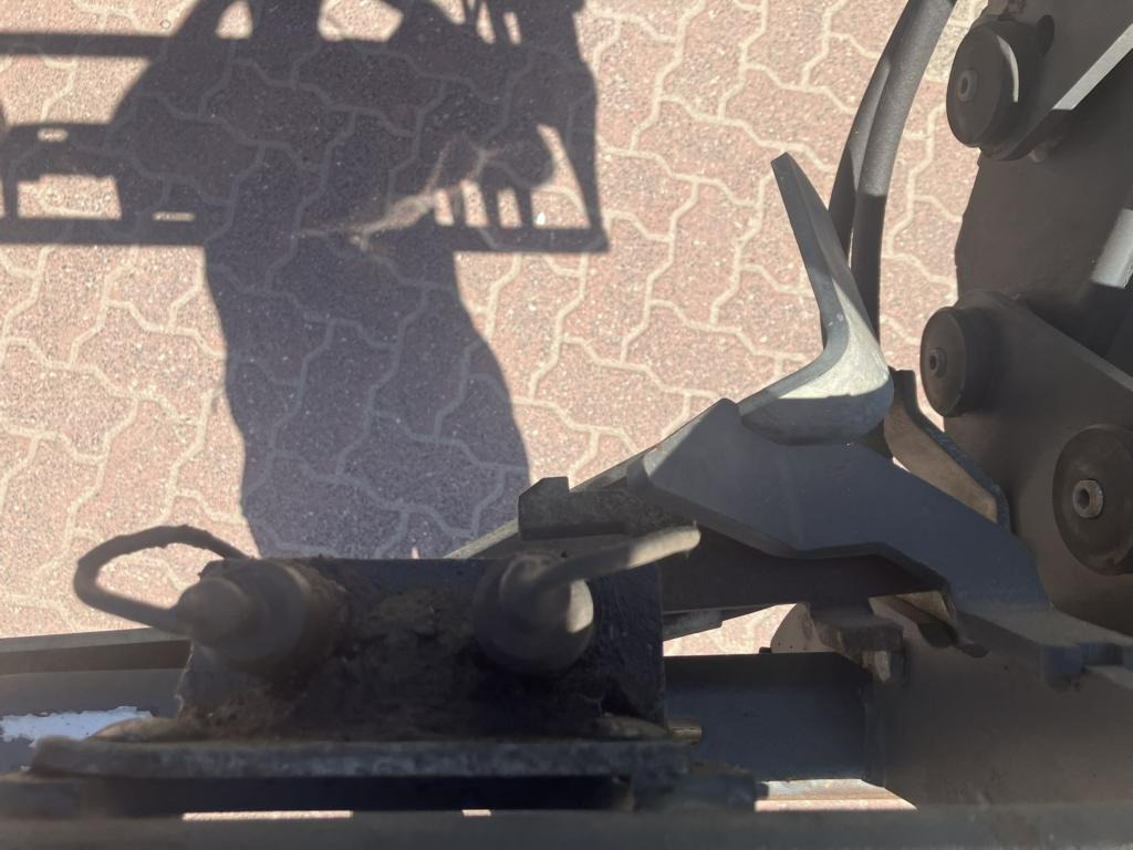 John Deere 6125R - Farm tractor: picture 4 John Deere 6125R - Farm tractor: picture 4