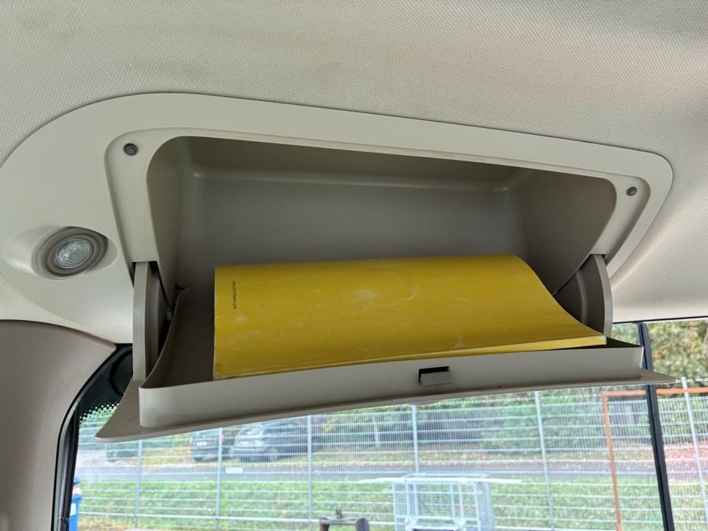 John Deere 6215R - Farm tractor: picture 4 John Deere 6215R - Farm tractor: picture 4