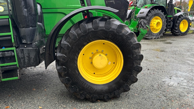 Farm tractor John Deere 6230 R: picture 23