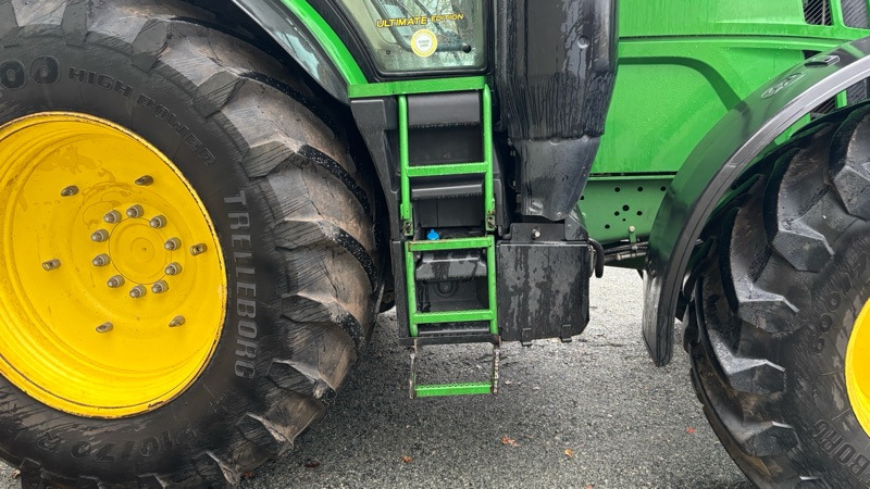 Farm tractor John Deere 6230 R: picture 22