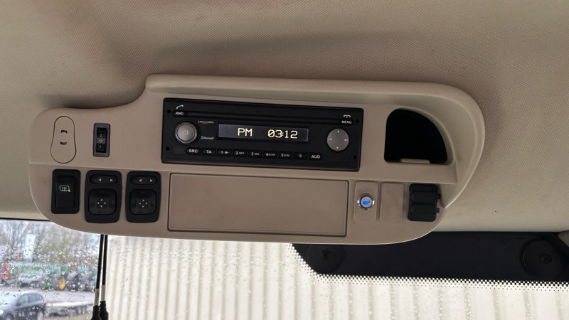 Farm tractor John Deere 6230 R: picture 7