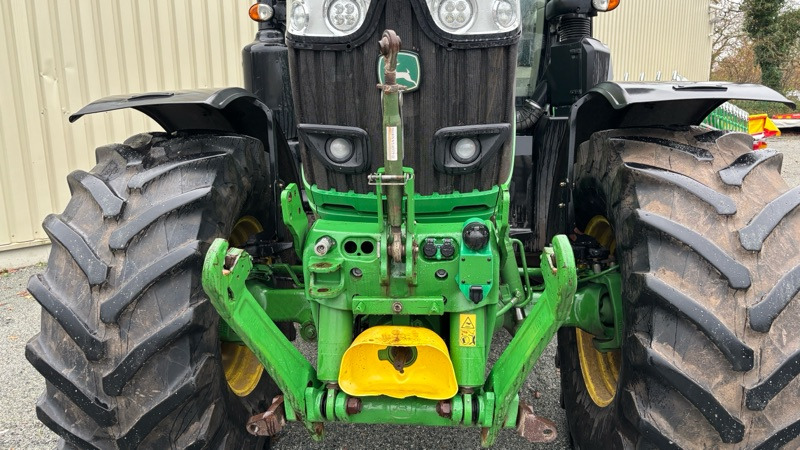 Farm tractor John Deere 6230 R: picture 17