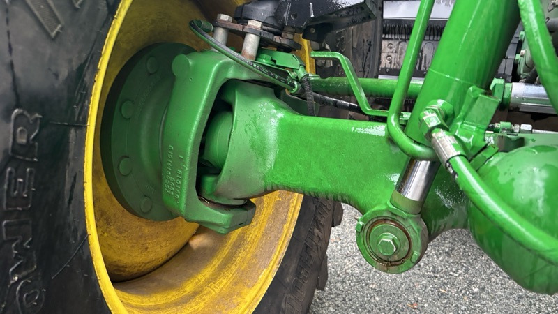 Farm tractor John Deere 6230 R: picture 19