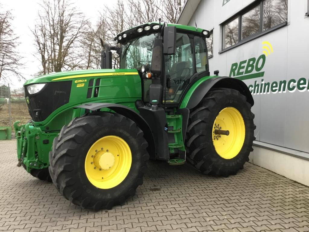 John Deere 6250R - Farm tractor: picture 1 John Deere 6250R - Farm tractor: picture 1